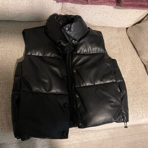 Zara Men's Black Puffer Vest